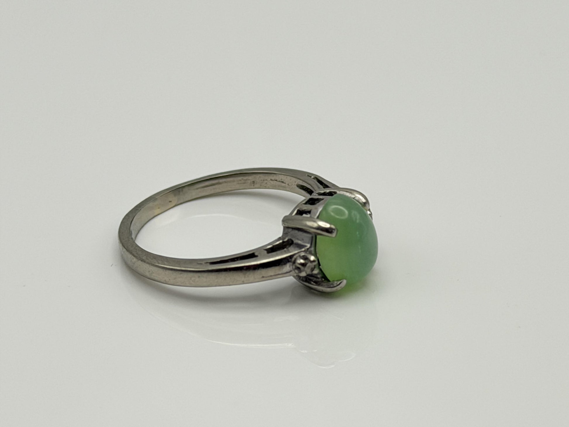 10K White Gold Green Sapphire Cabochon Ring Oval Ring Diamond Accents
