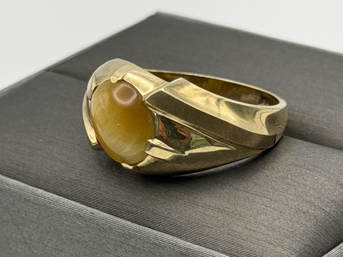 10k Yellow Gold Tiger Eye Statement Cocktail Ring.