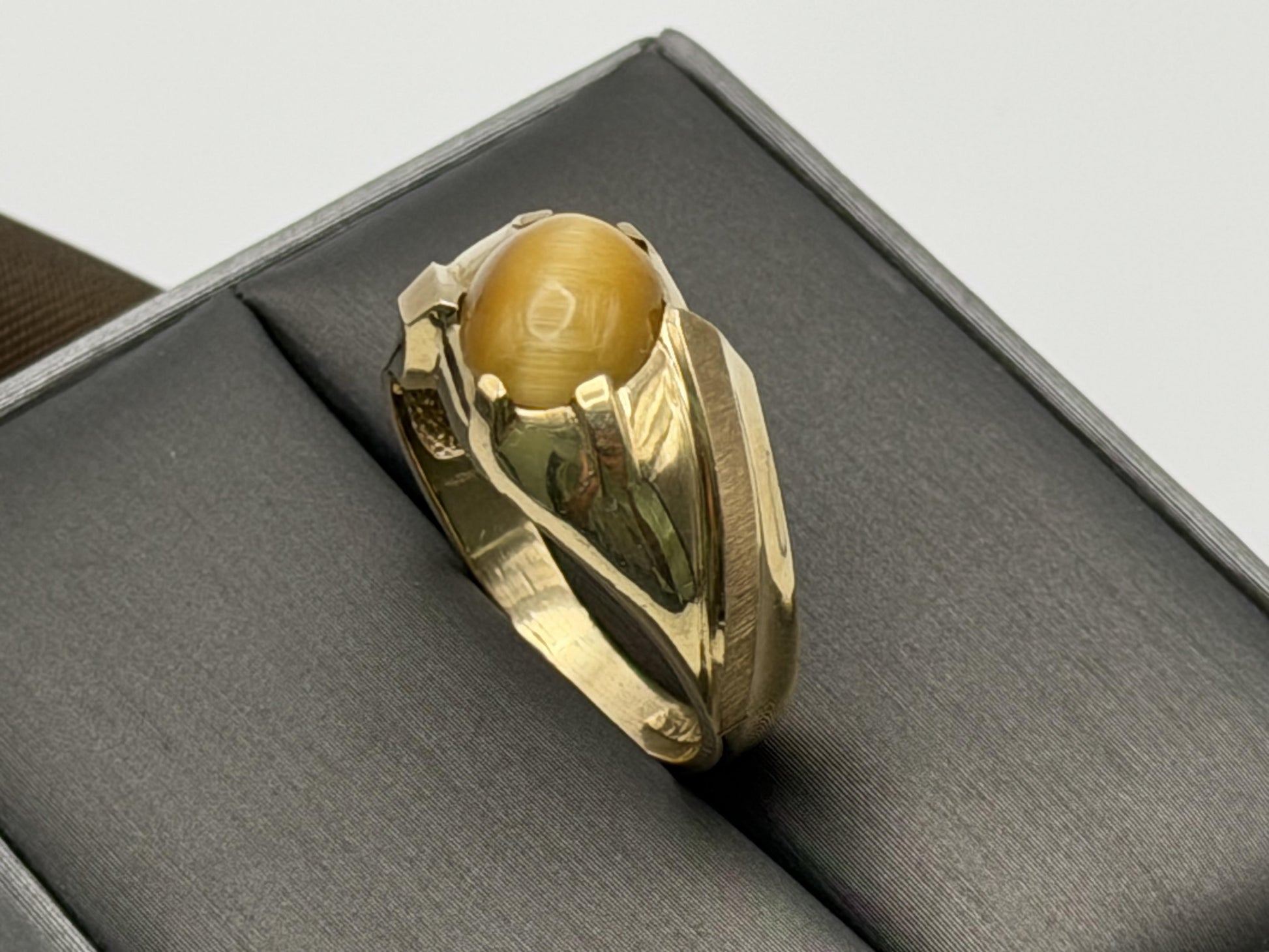 10k Yellow Gold Tiger Eye Statement Cocktail Ring.