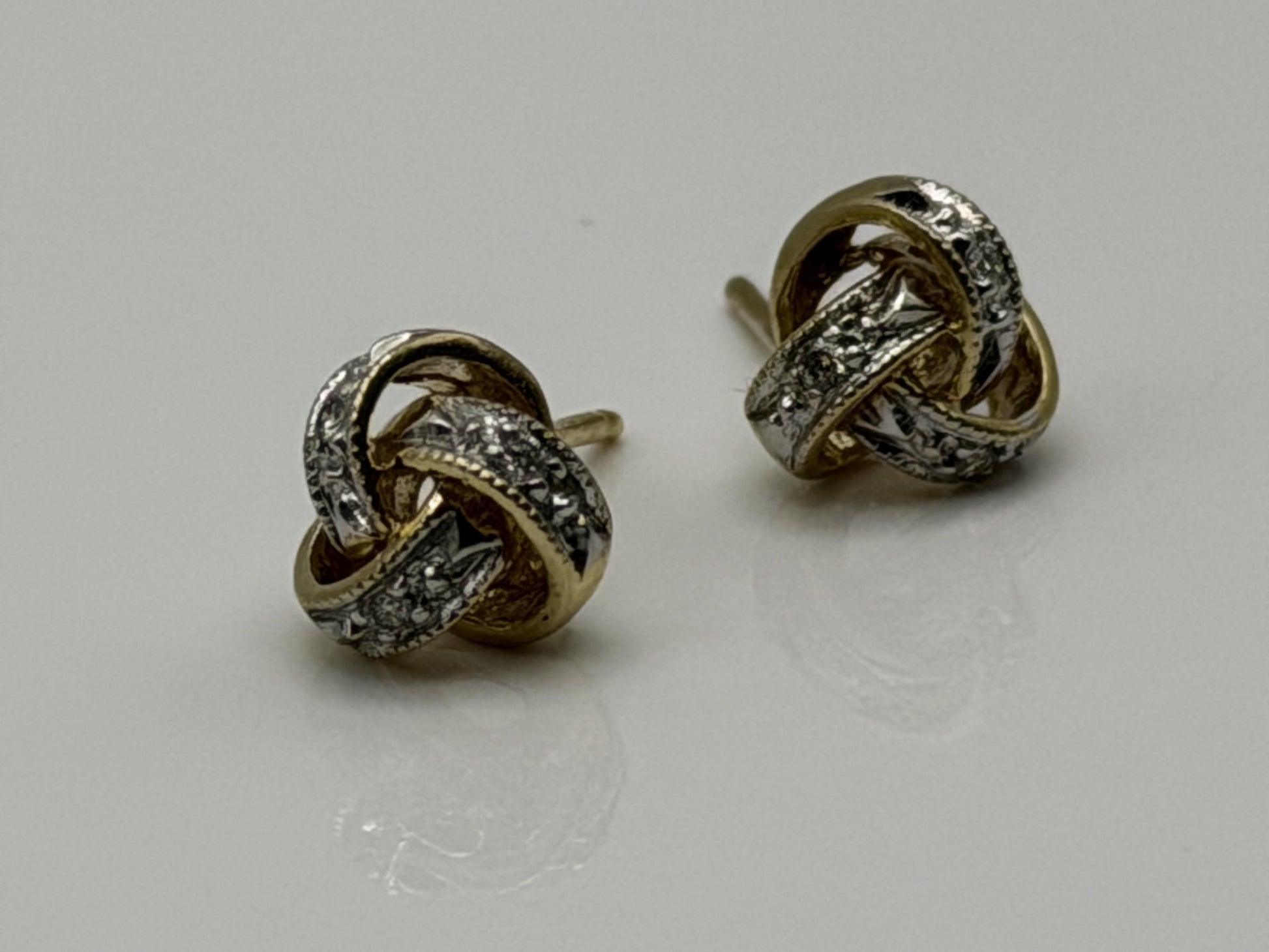 Italy 14K Gold Diamond Knot Stud Earrings Elegant Two-Tone Rope Design Jewelry