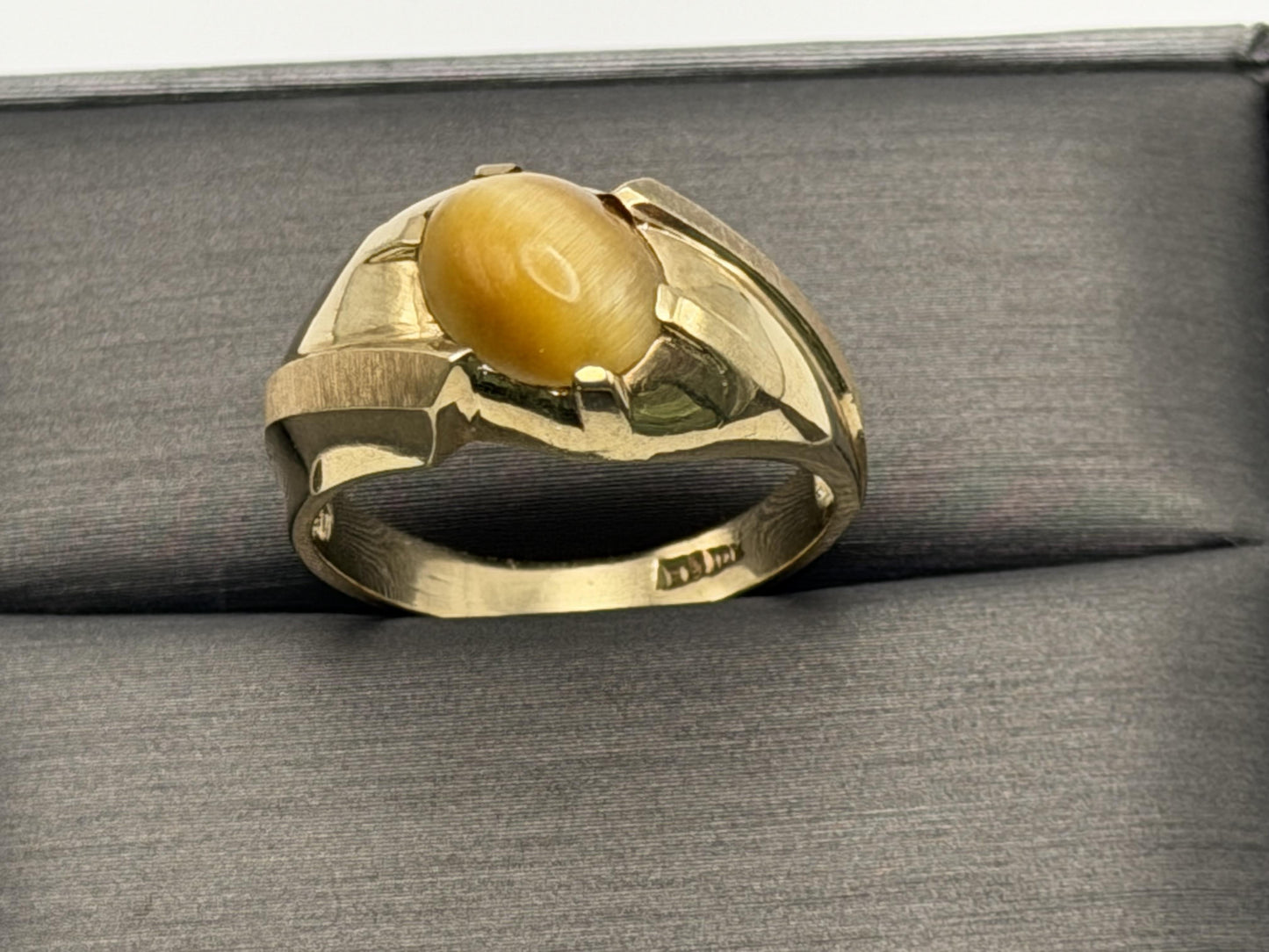 10k Yellow Gold Tiger Eye Statement Cocktail Ring.