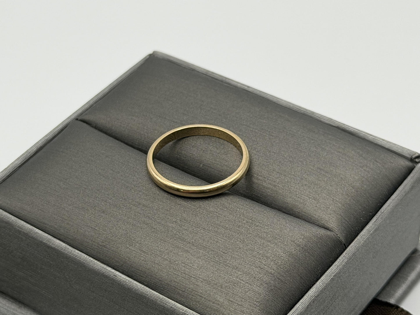 14k Yellow Gold Wedding Band Comfort Fit Wedding Ring. Anniversary Band.