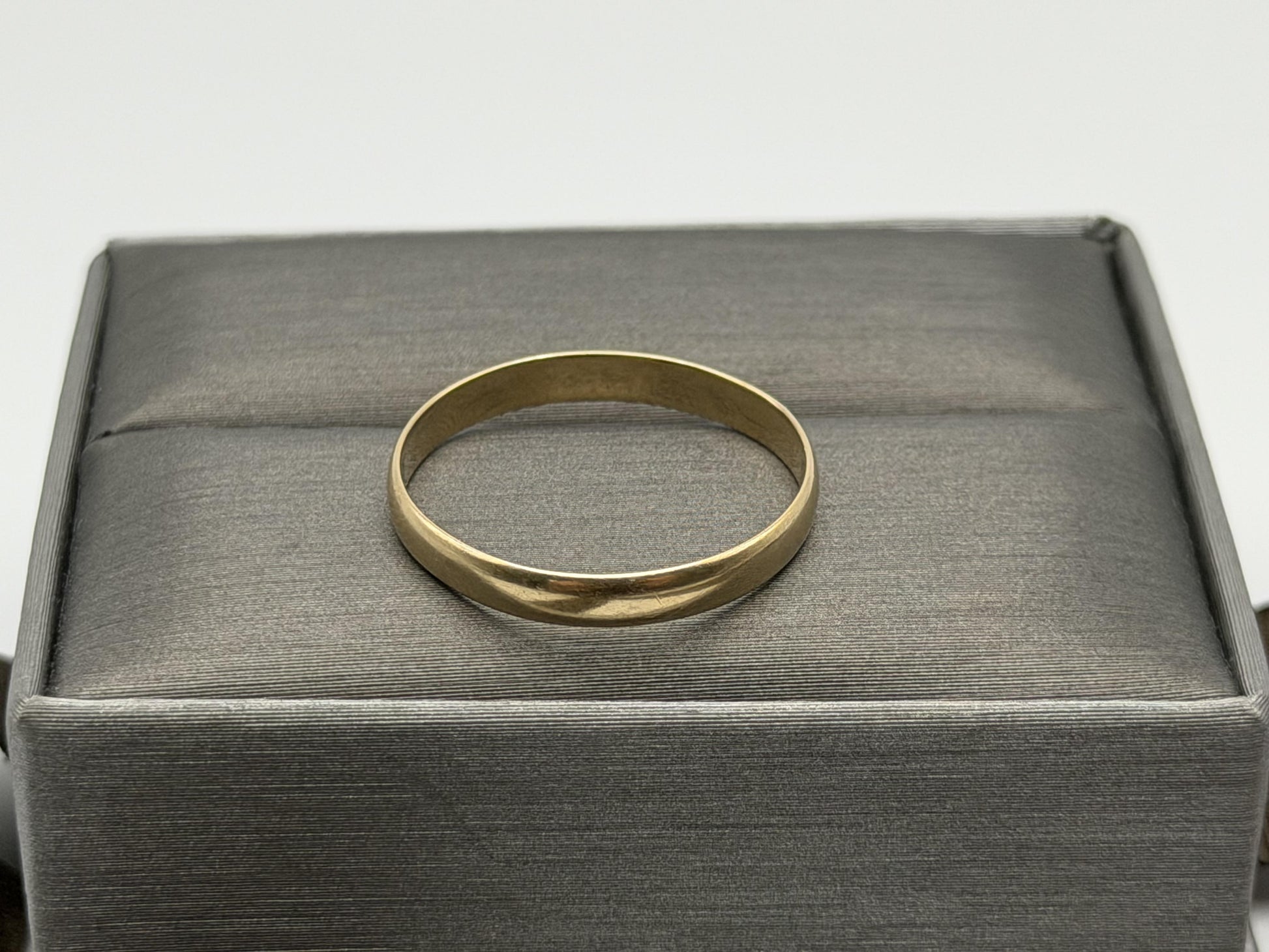 14k Yellow Gold 3mm Wedding Band Comfort Fit Wedding Ring. Anniversary Band.
