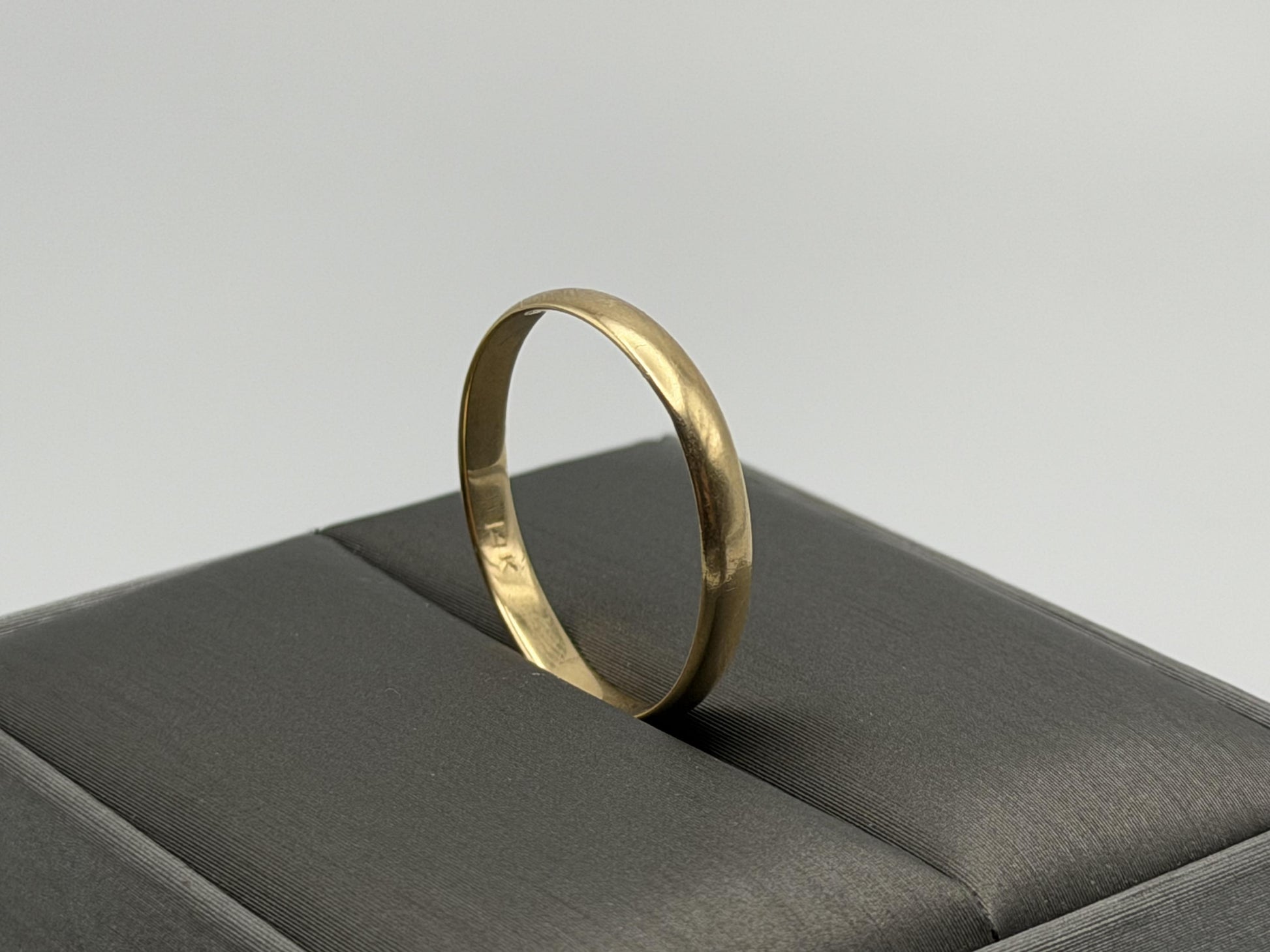 14k Yellow Gold 3mm Wedding Band Comfort Fit Wedding Ring. Anniversary Band.