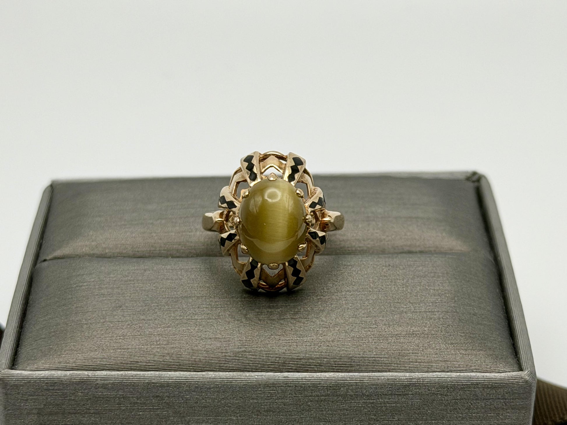 Vintage 10k Yellow Gold Cat's Eye Chrysoberyl Ring Oval Shape Dinner Ring
