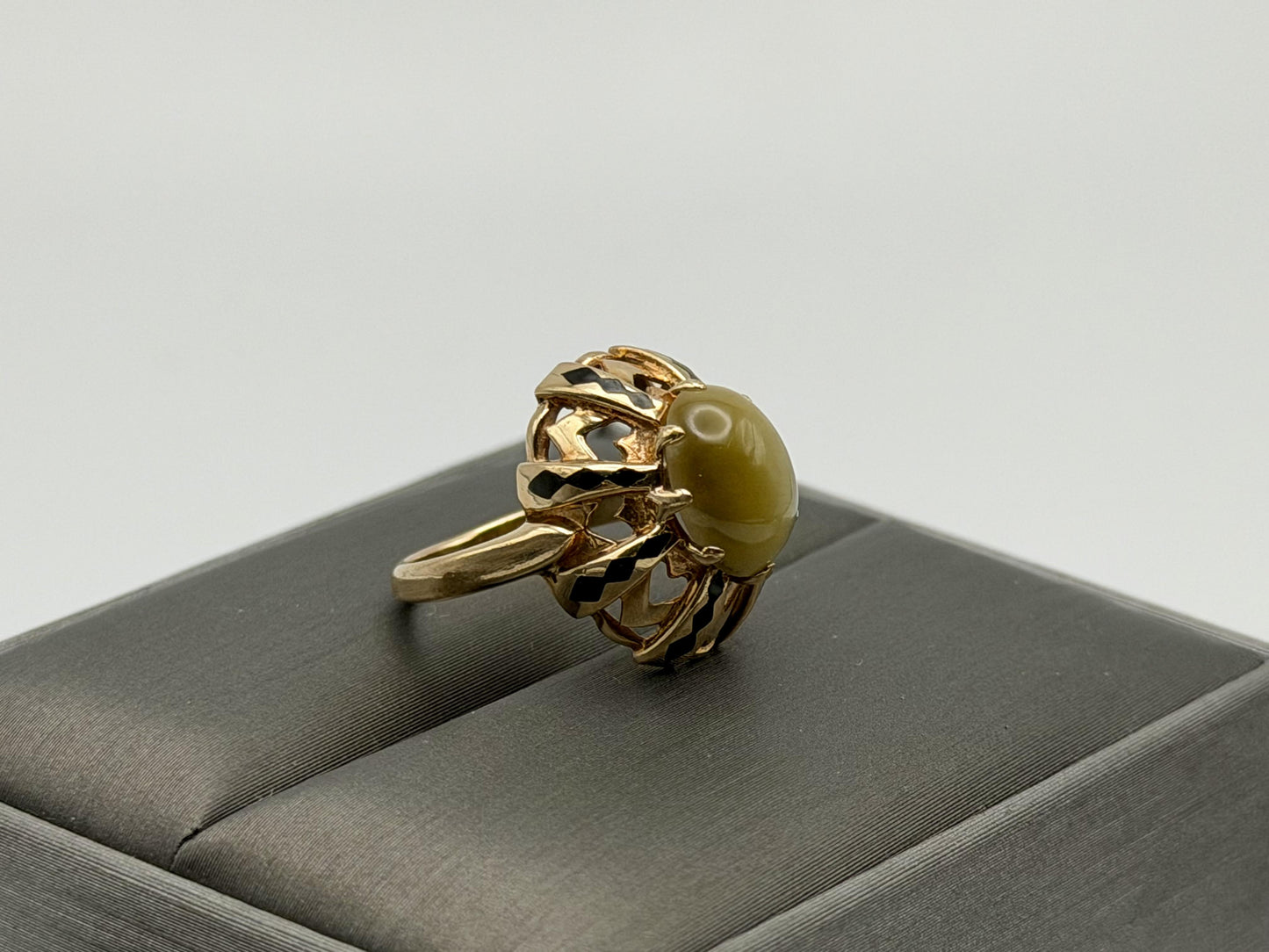 Vintage 10k Yellow Gold Cat's Eye Chrysoberyl Ring Oval Shape Dinner Ring