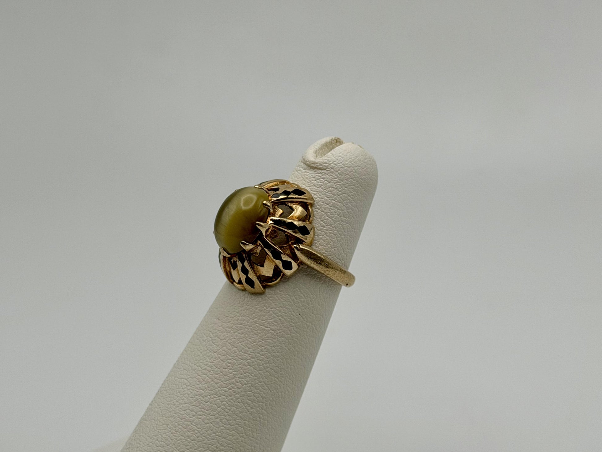 Vintage 10k Yellow Gold Cat's Eye Chrysoberyl Ring Oval Shape Dinner Ring