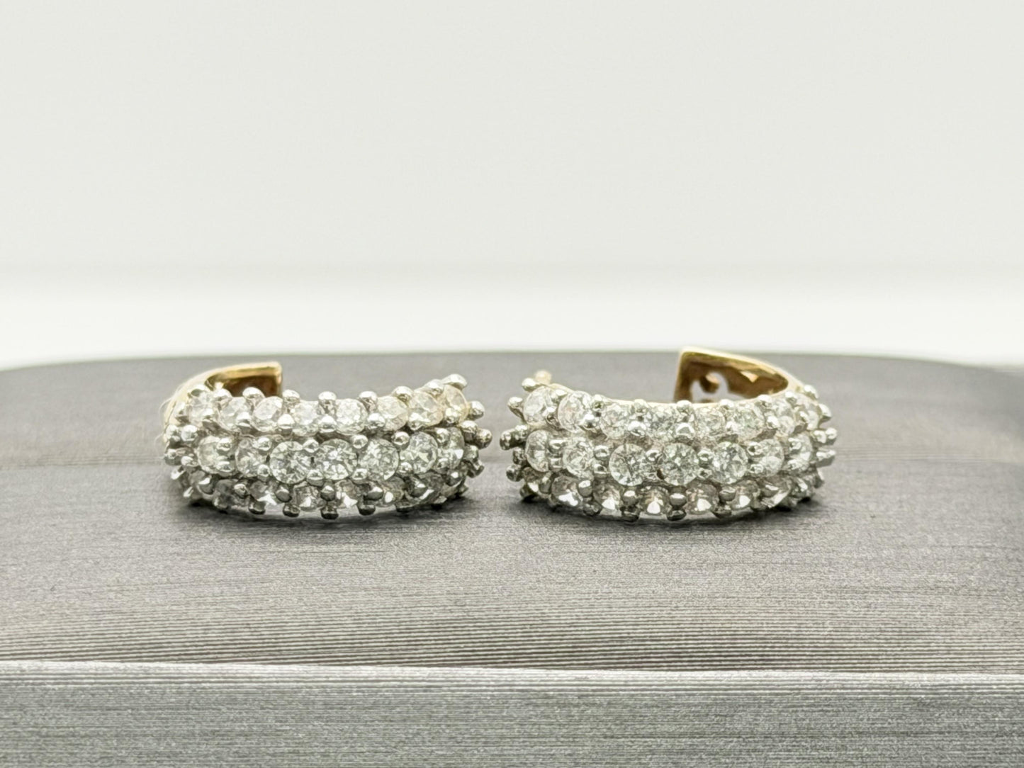 14K Yellow Gold Hoop Earrings Huggie Hoops Pavé Style 14mm