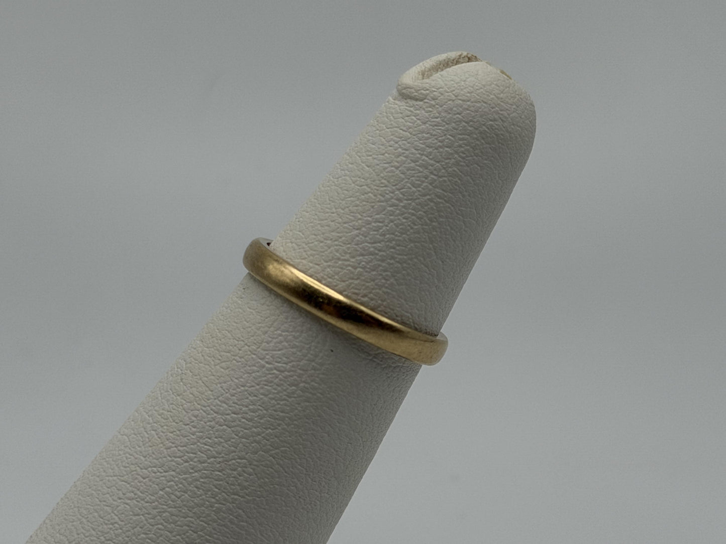 14k Yellow Gold Wedding Band Comfort Fit Wedding Ring. Anniversary Band.