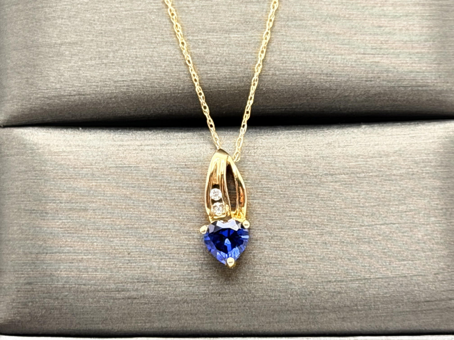 10k Gold Diamond & Blue Sapphire Heart Love Pendant 18" Chain Necklace