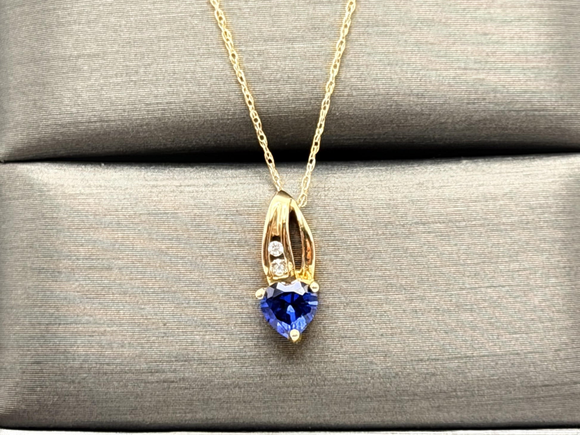 10k Gold Diamond & Blue Sapphire Heart Love Pendant 18" Chain Necklace
