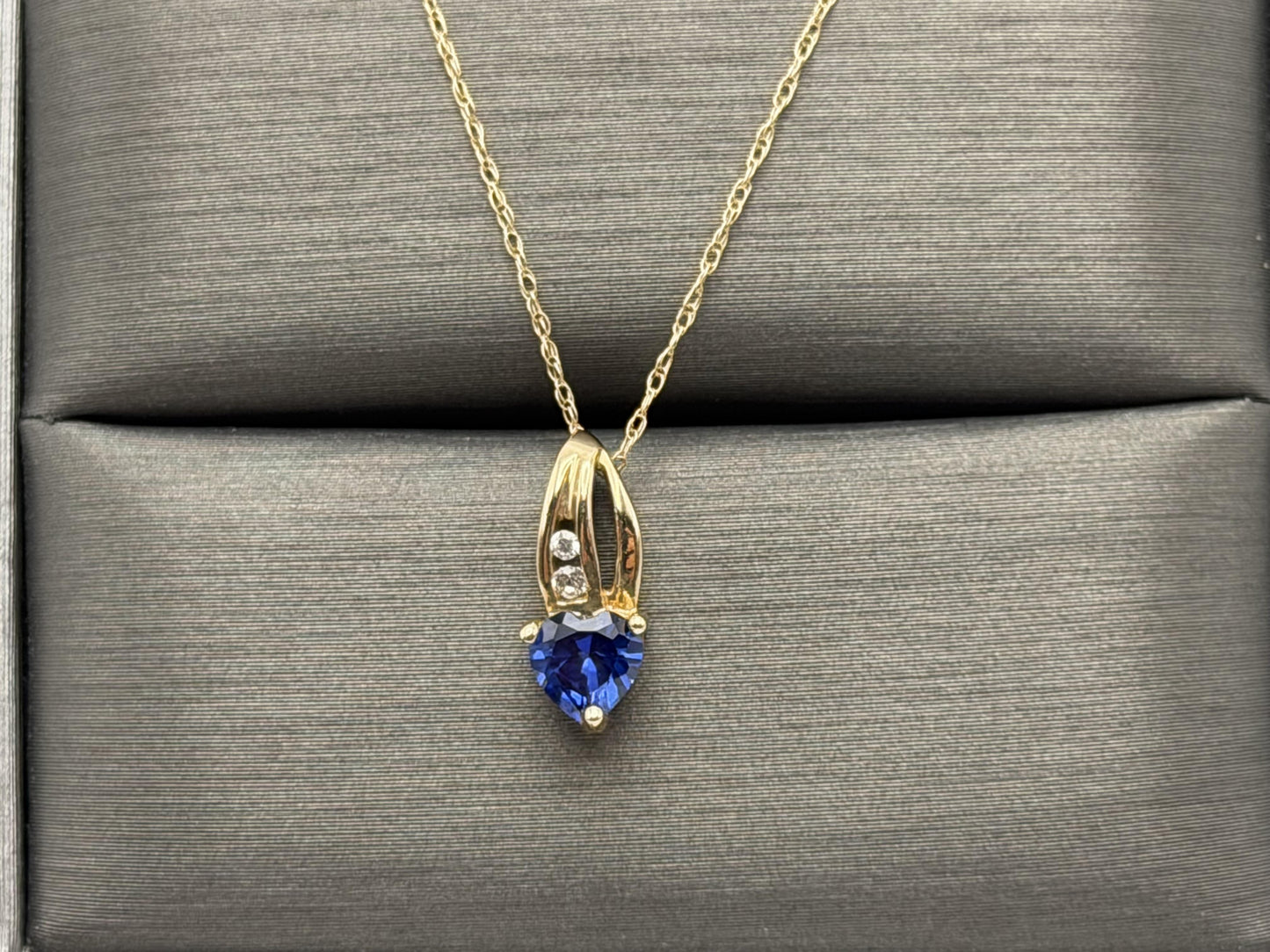 10k Gold Diamond & Blue Sapphire Heart Love Pendant 18" Chain Necklace