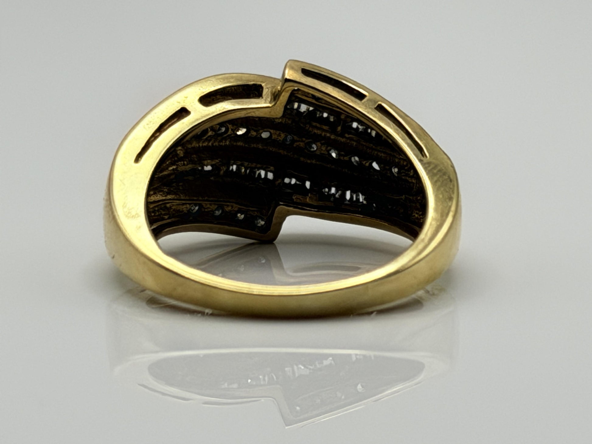 Vintage 10k Gold Diamond Cluster Cocktail Ring