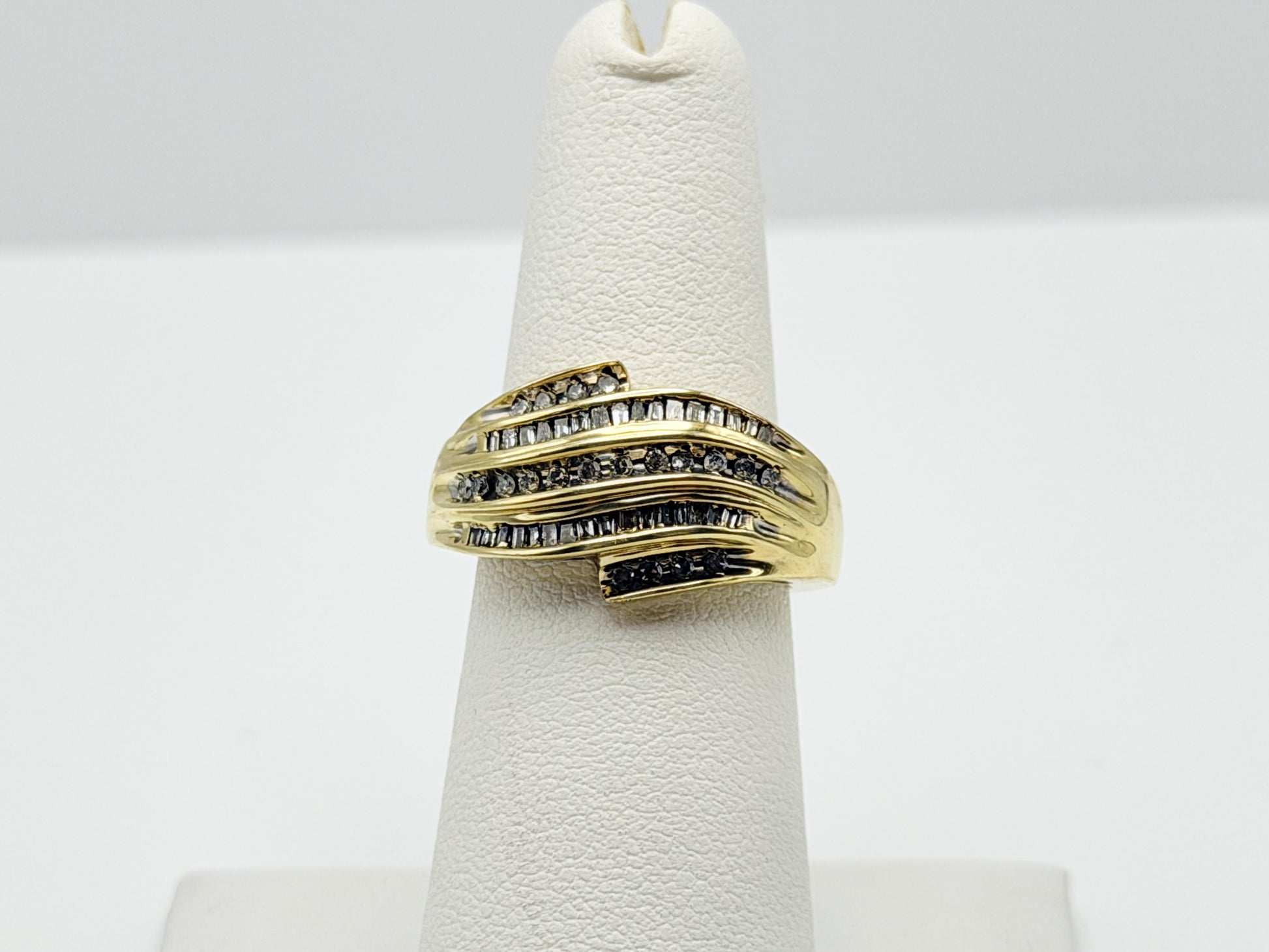 Vintage 10k Gold Diamond Cluster Cocktail Ring