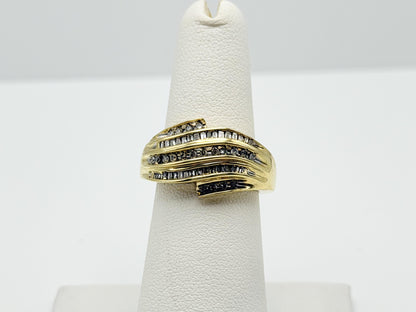 Vintage 10k Gold Diamond Cluster Cocktail Ring