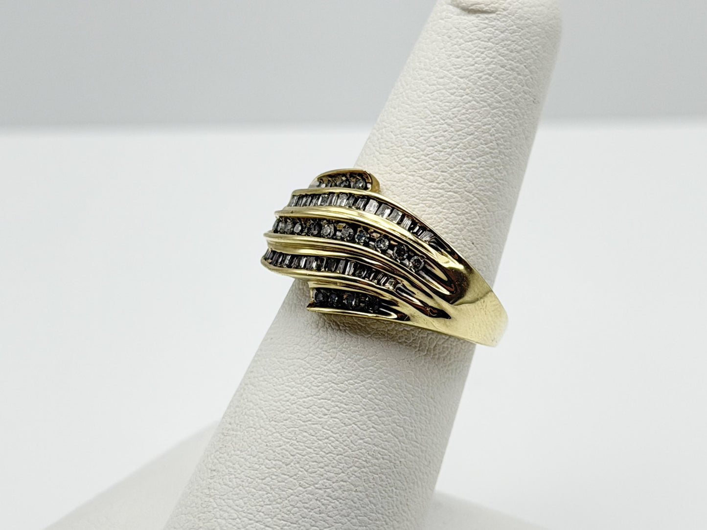 Vintage 10k Gold Diamond Cluster Cocktail Ring