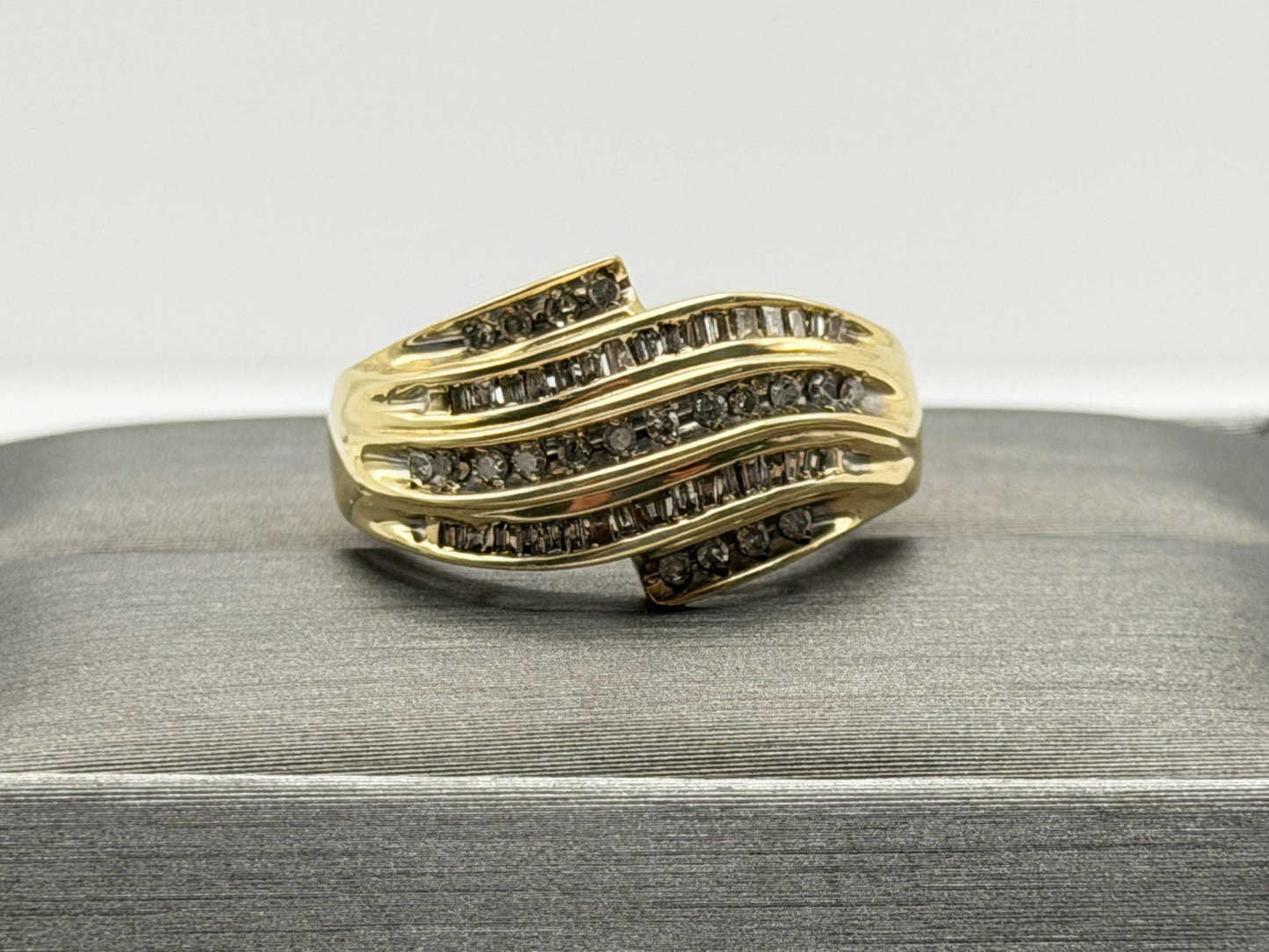 Vintage 10k Gold Diamond Cluster Cocktail Ring