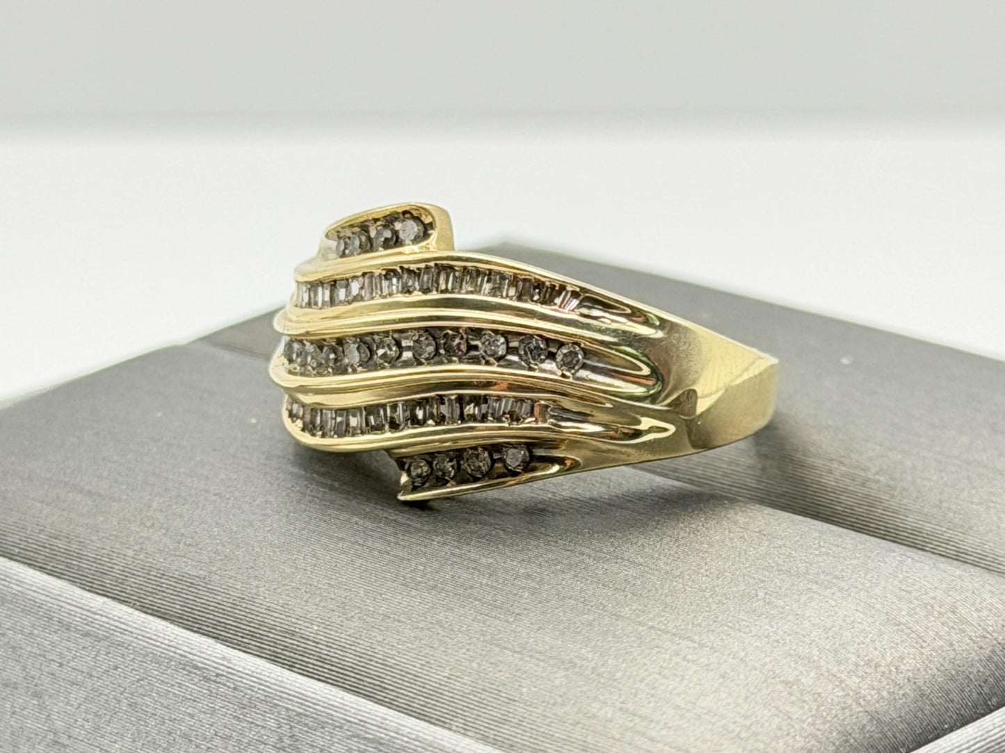 Vintage 10k Gold Diamond Cluster Cocktail Ring