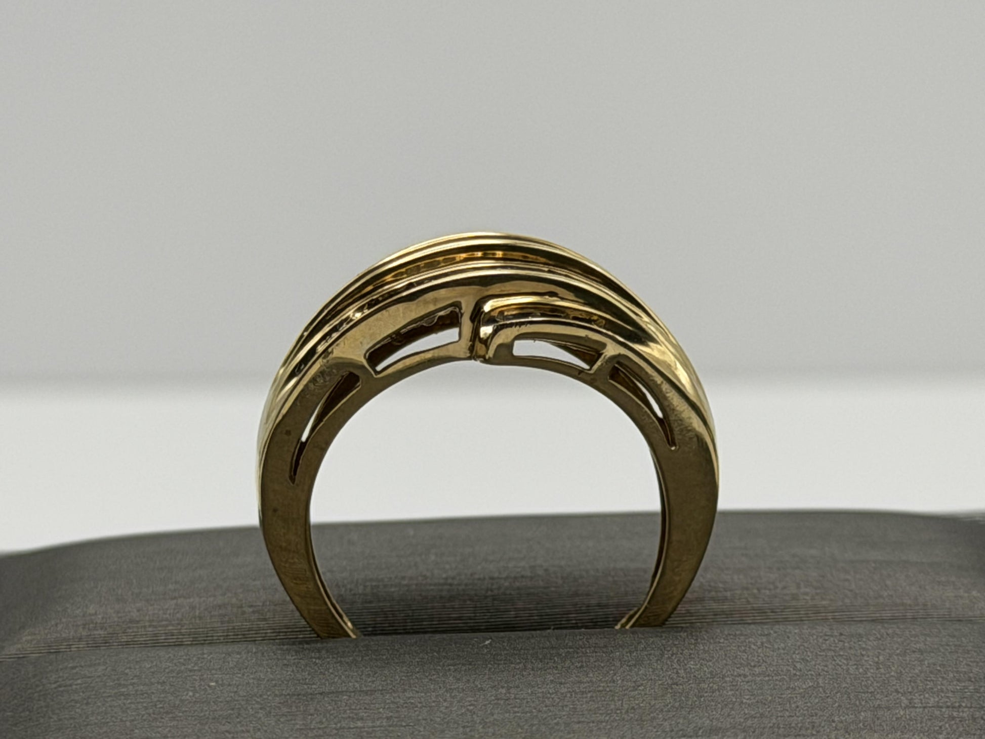 Vintage 10k Gold Diamond Cluster Cocktail Ring