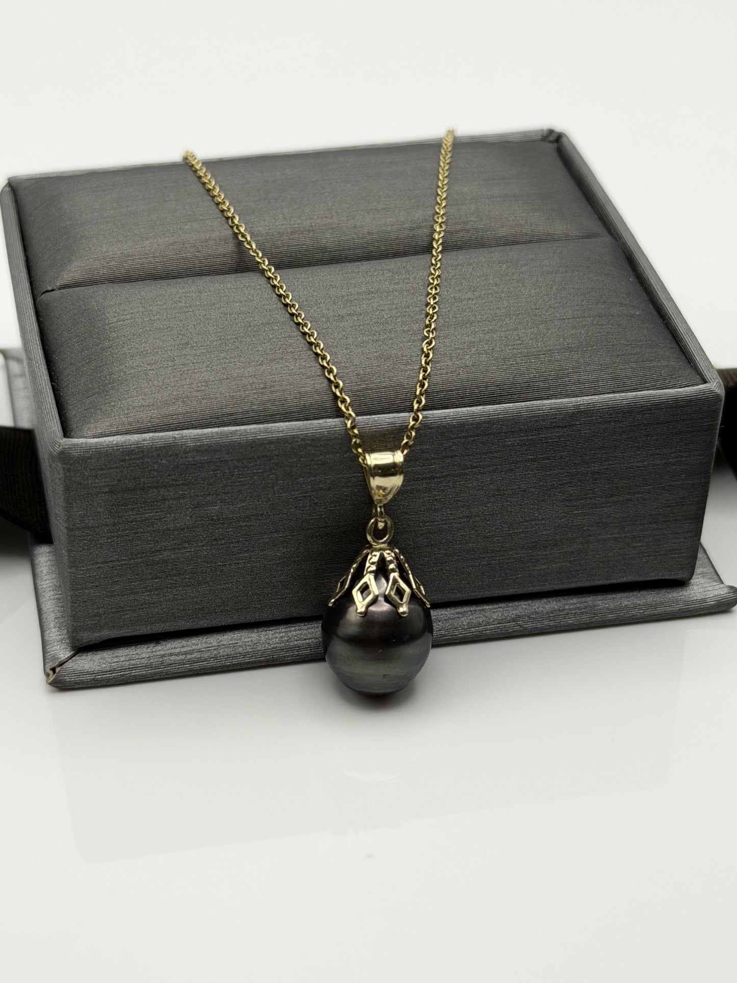 14K Gold Black Tahitian Pearl Necklace 9.8 mm Black Pearl Necklace Gold Chain