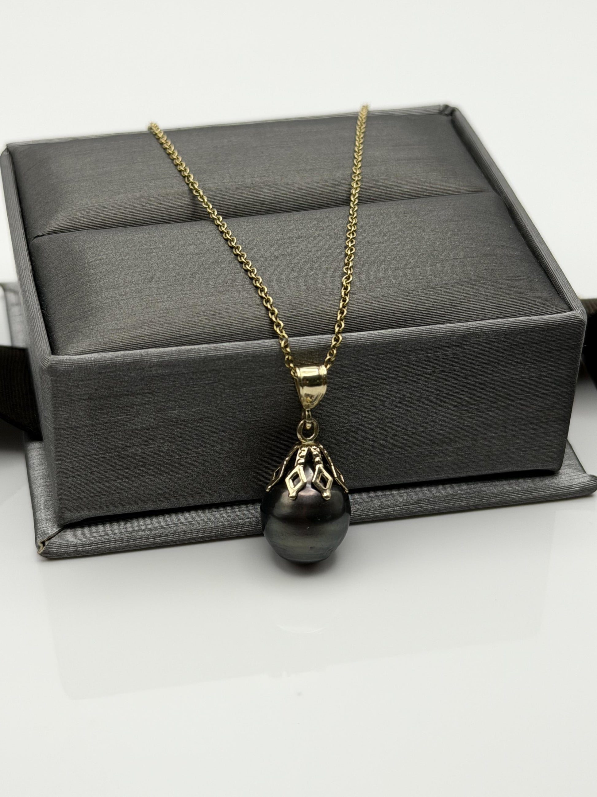 14K Gold Black Tahitian Pearl Necklace 9.8 mm Black Pearl Necklace Gold Chain