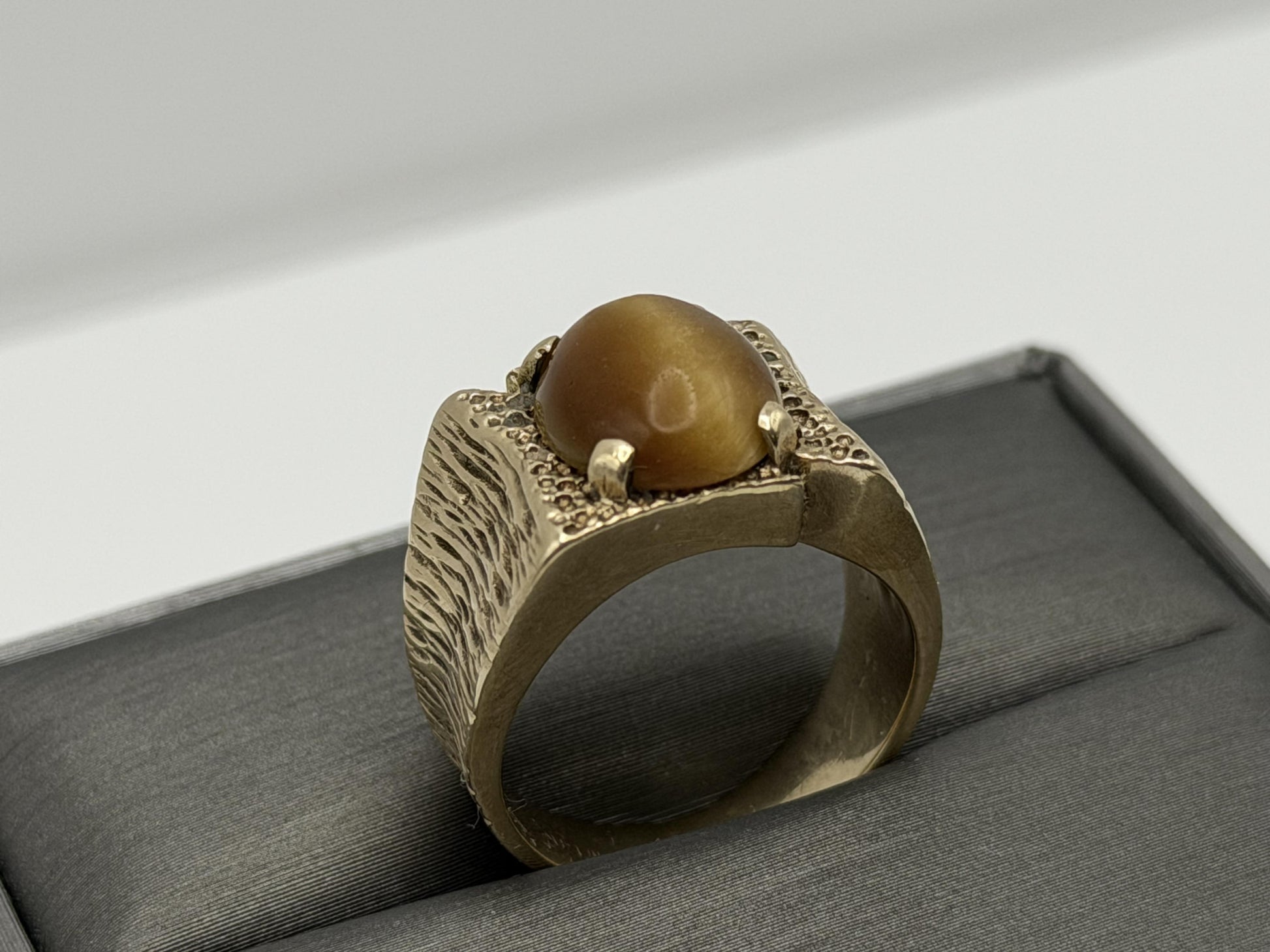 Heavy 14k Solid Gold Tiger Eye Cabochon Statement Ring 10.2gr Mens Wedding