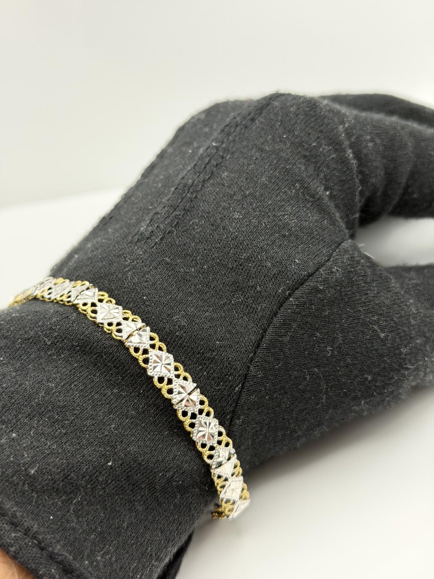 10k Solid Gold Two-Tone Diamond Detailed Cut Link Design Gold Bracelet Chain 7"