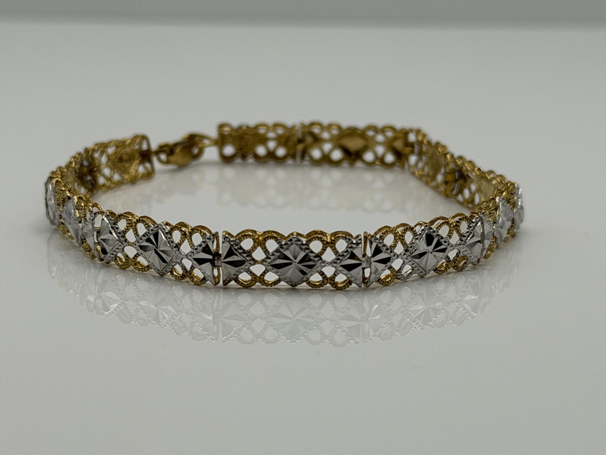 10k Solid Gold Two-Tone Diamond Detailed Cut Link Design Gold Bracelet Chain 7"