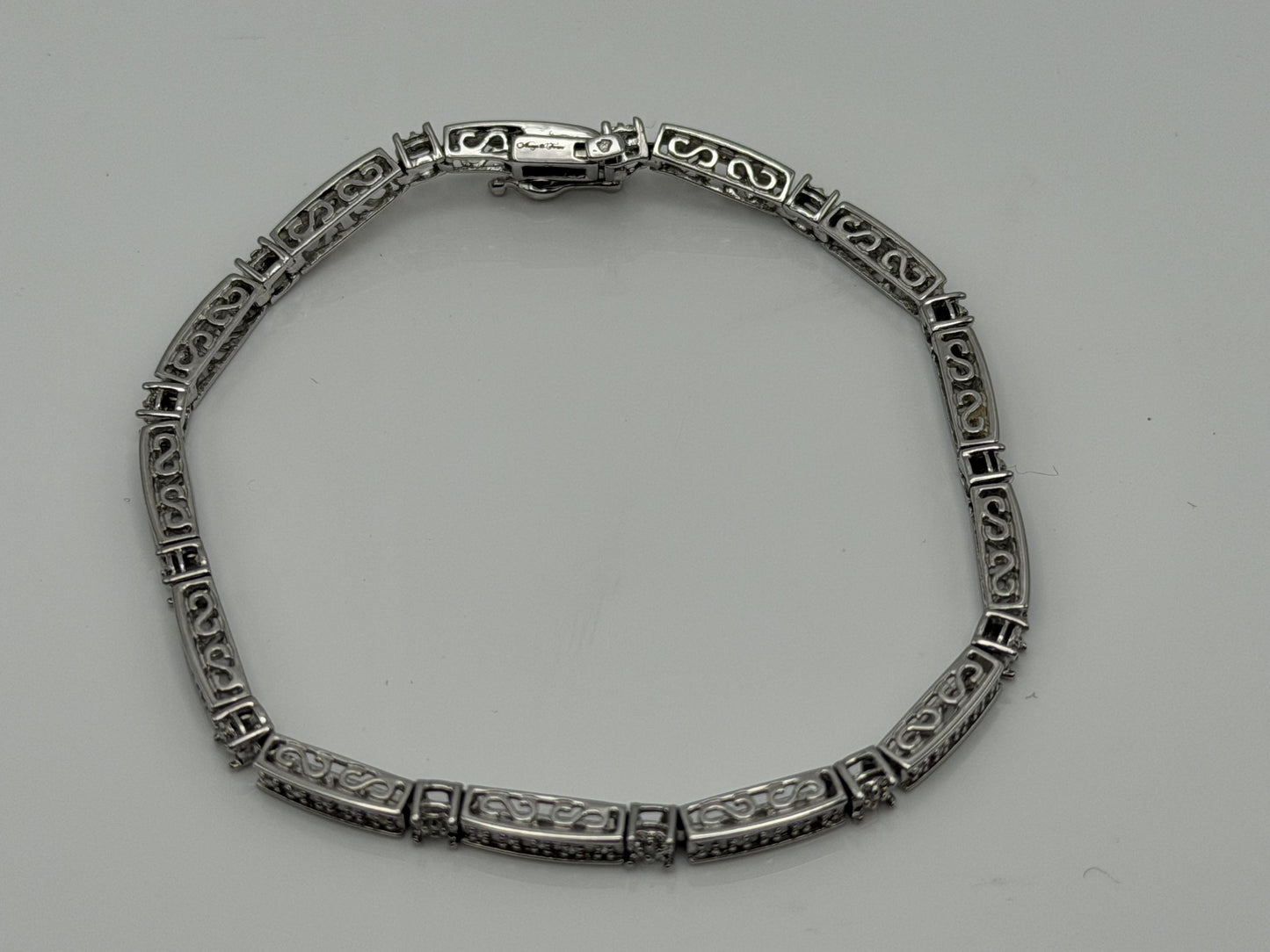 14k Heavy 7.9 gram Diamond Bracelet 7" Tennis Style Solid Gold Bracelet
