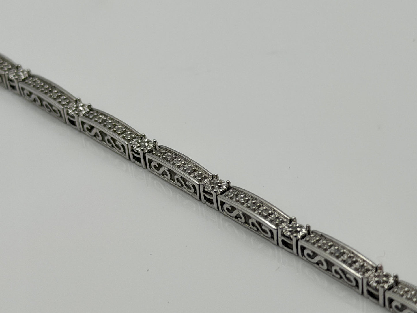 14k Heavy 7.9 gram Diamond Bracelet 7" Tennis Style Solid Gold Bracelet