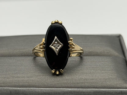 Vintage 10k Yellow Gold Onyx Diamond Oval Statement Ring.