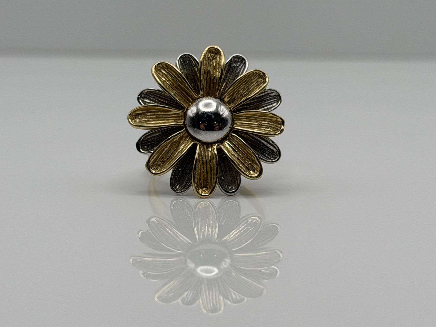 Heavy 14k Gold Two-Tone Daisy Flower Textured Floral Statement Cocktail Ring