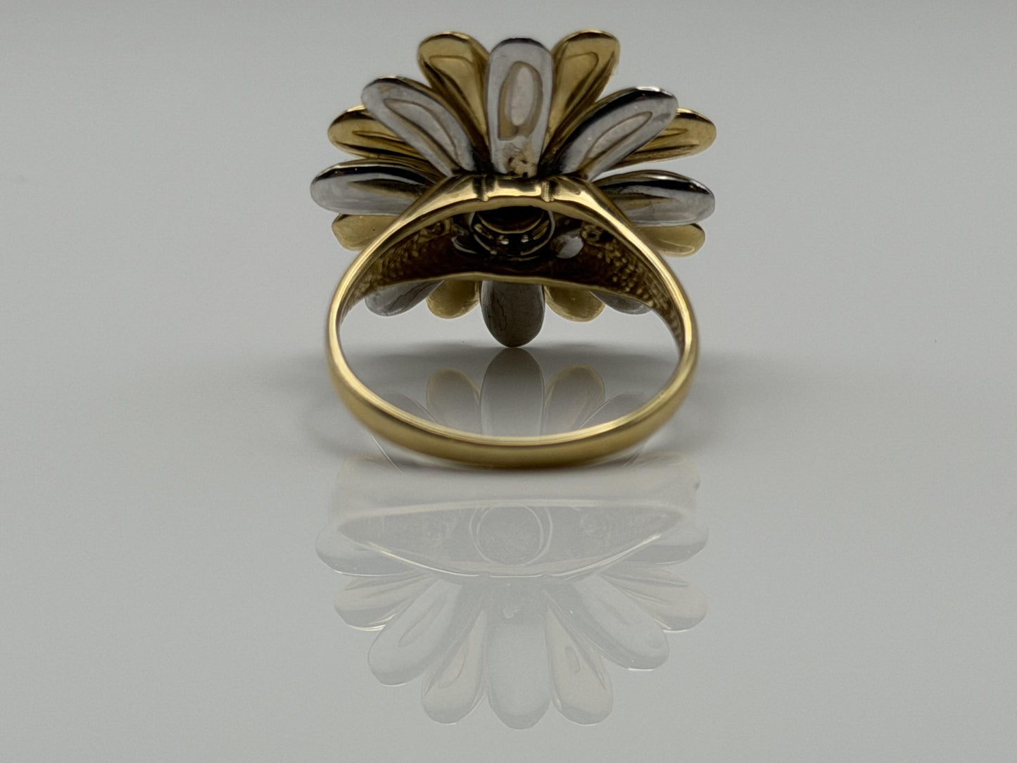 Heavy 14k Gold Two-Tone Daisy Flower Textured Floral Statement Cocktail Ring