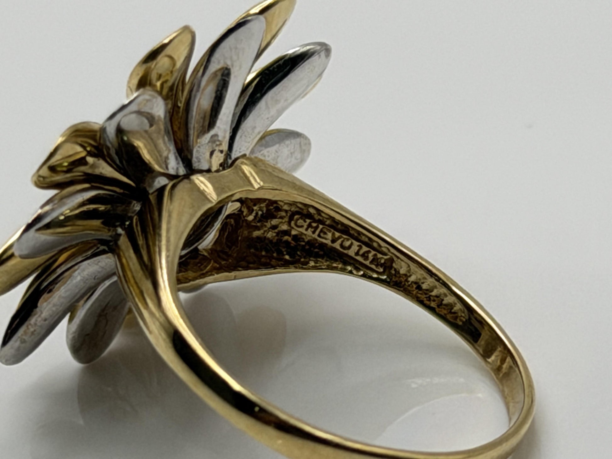 Heavy 14k Gold Two-Tone Daisy Flower Textured Floral Statement Cocktail Ring