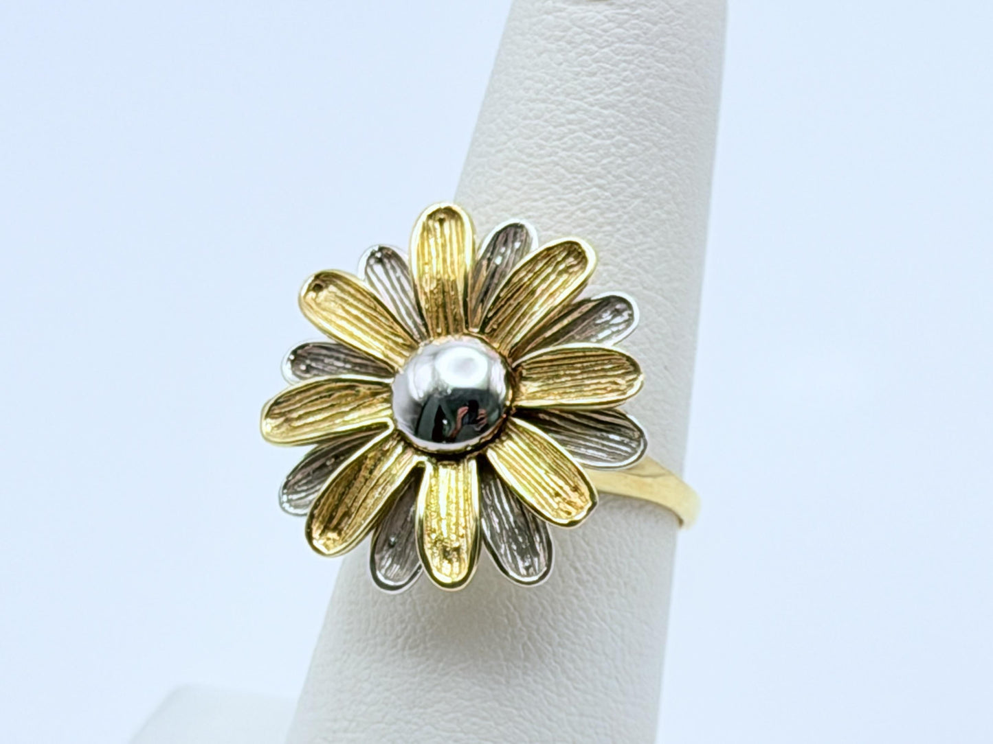 Heavy 14k Gold Two-Tone Daisy Flower Textured Floral Statement Cocktail Ring
