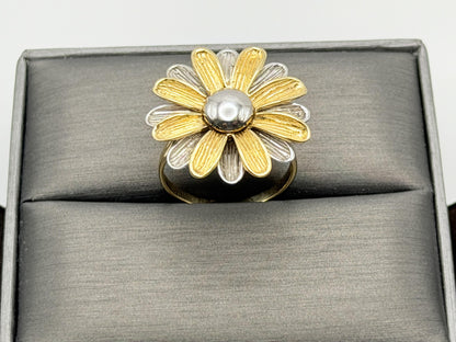 Heavy 14k Gold Two-Tone Daisy Flower Textured Floral Statement Cocktail Ring