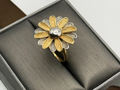 Heavy 14k Gold Two-Tone Daisy Flower Textured Floral Statement Cocktail Ring