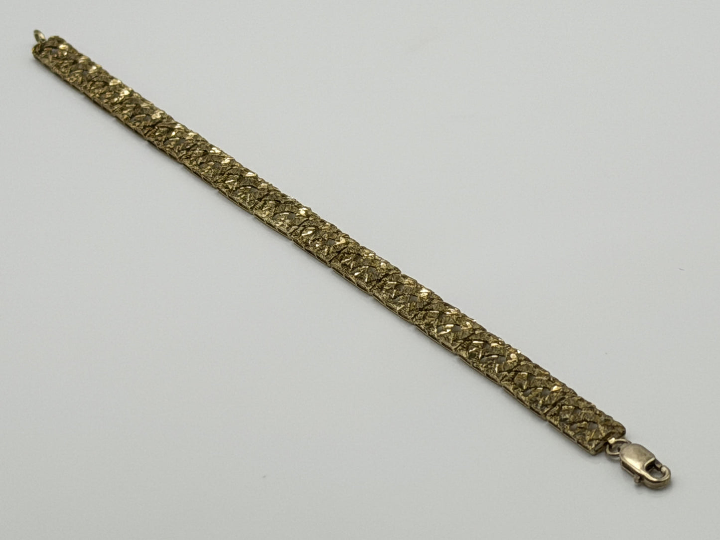 10k  Heavy 5.8 grams Solid Gold Diamond-Cut Design Bracelet 7" Chain