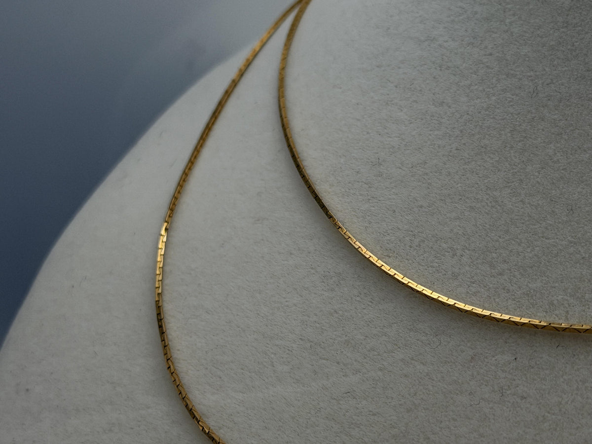 14k Vintage Italy Gold Chain Necklace 30" Dainty Minimalist Chain