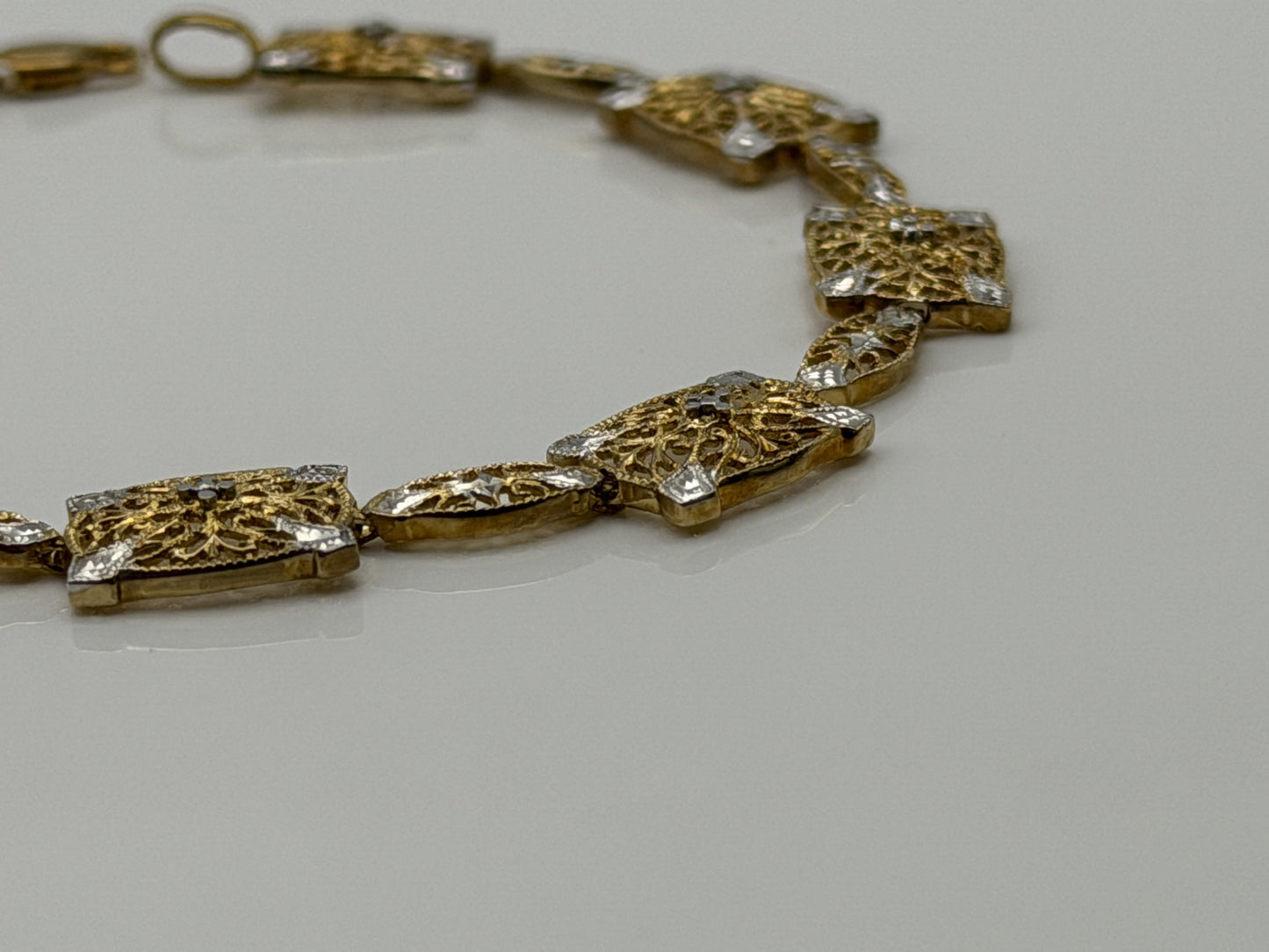 10k Two Tone Diamond Bracelet. Diamond Cut Design Tennis Bracelet 7"