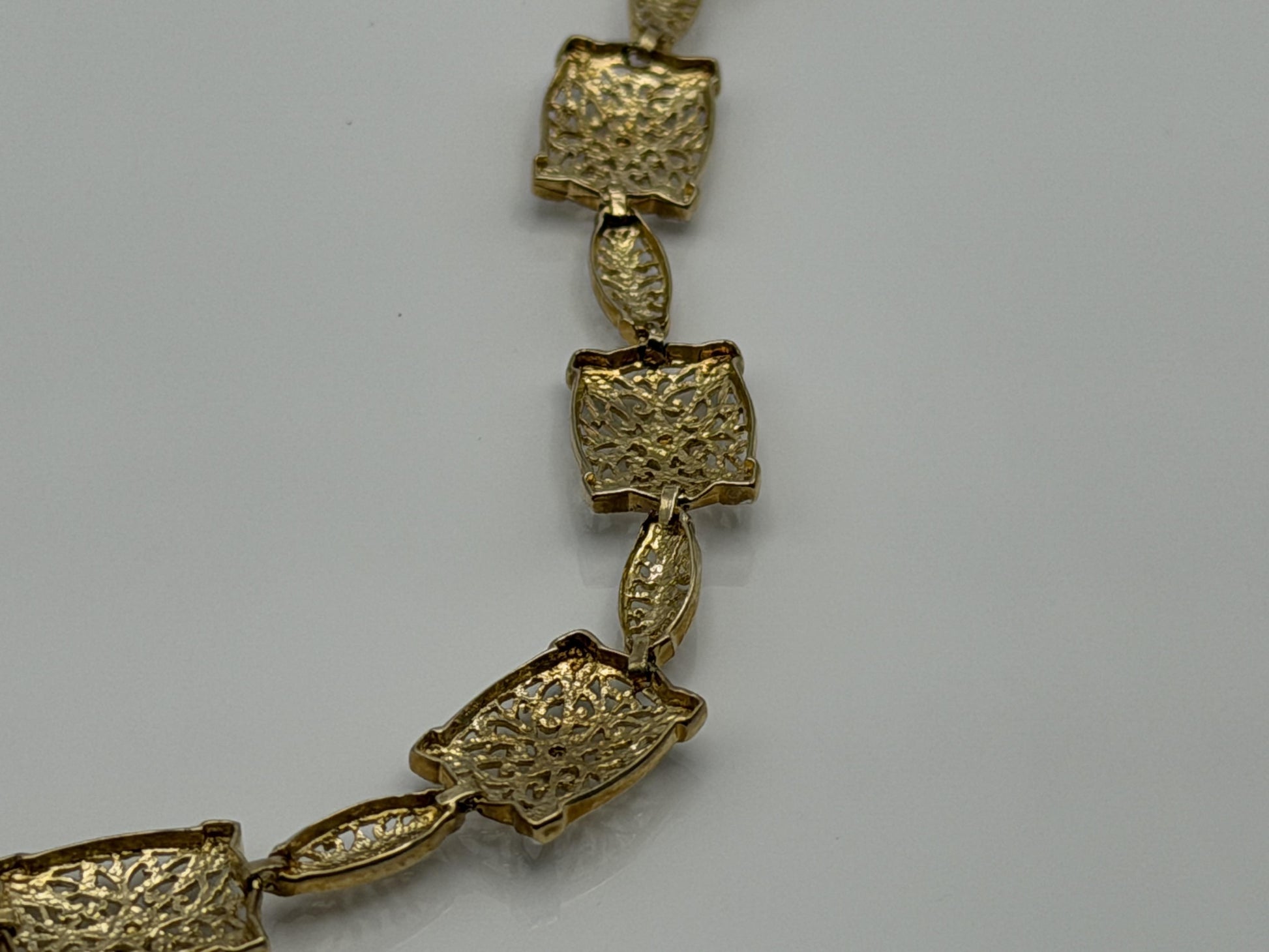 10k Two Tone Diamond Bracelet. Diamond Cut Design Tennis Bracelet 7"