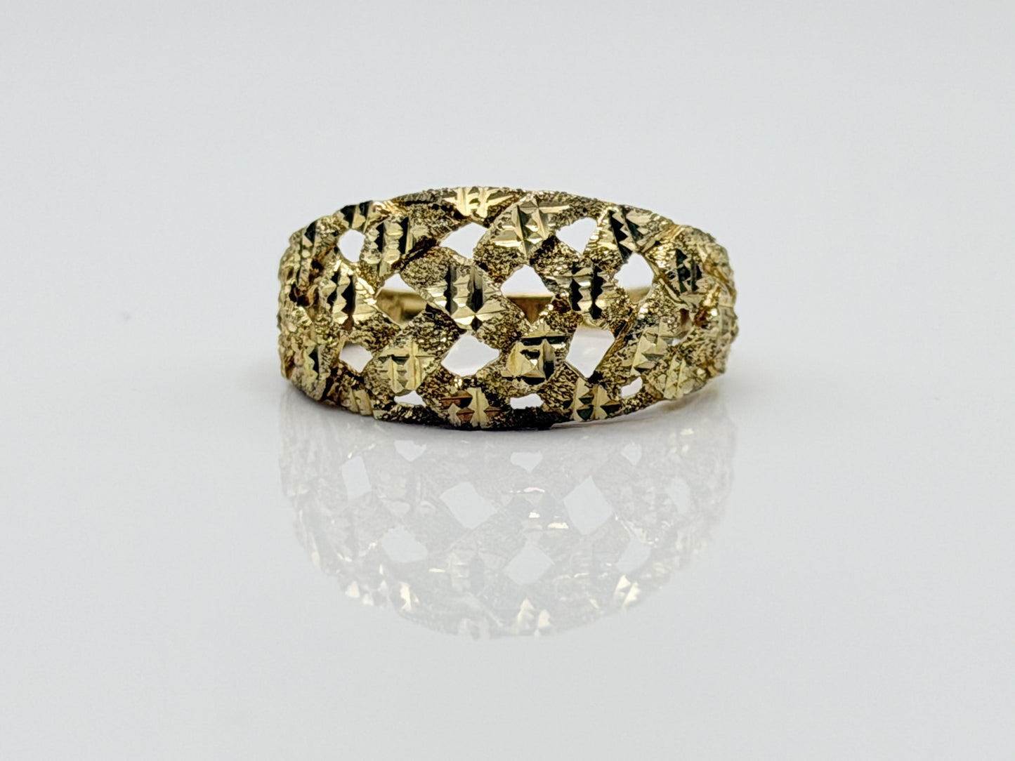 10k Yellow Gold Vintage Weave Band. Open Lattice Nugget Diamond Cut Ring.