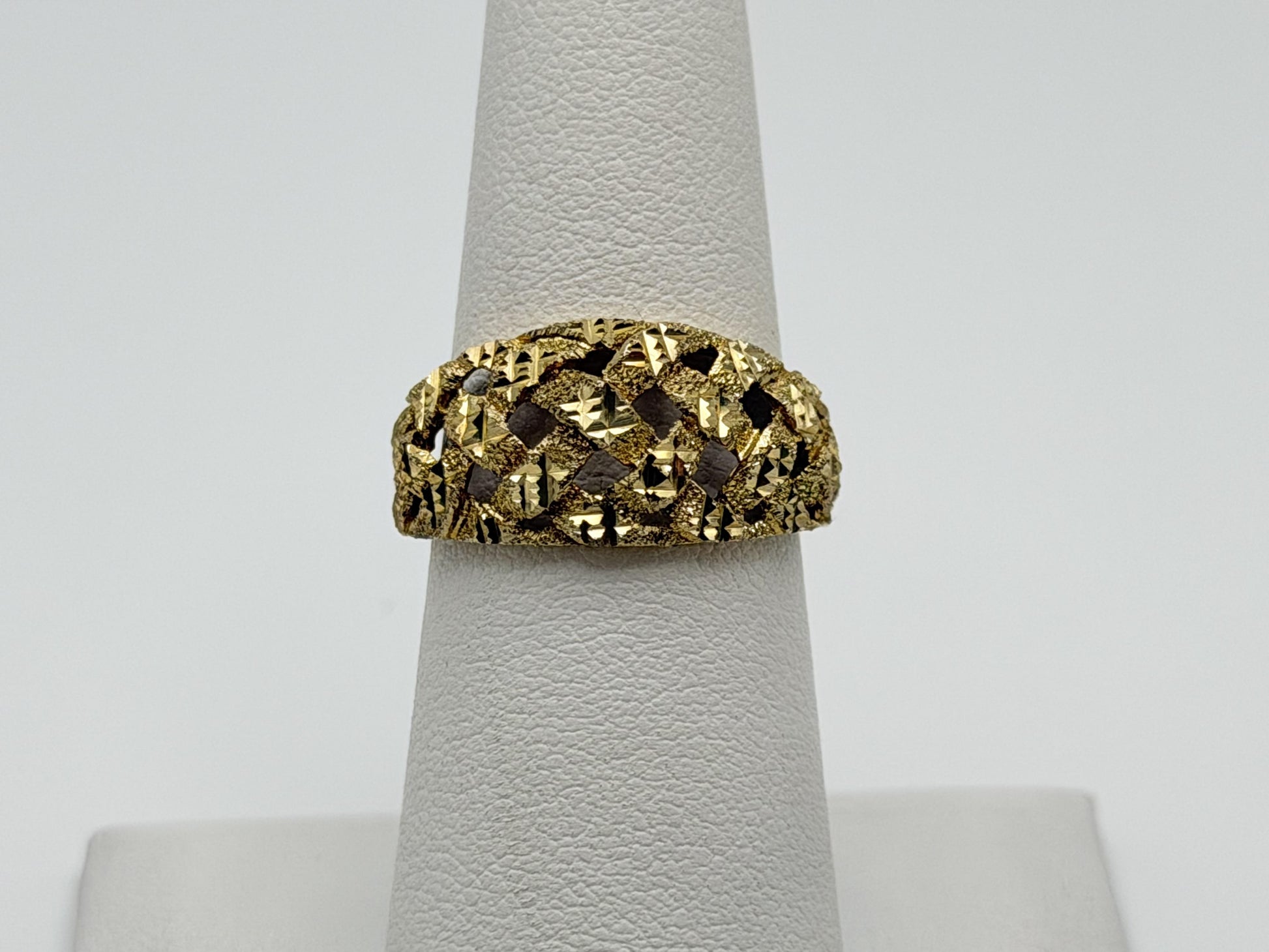 10k Yellow Gold Vintage Weave Band. Open Lattice Nugget Diamond Cut Ring.