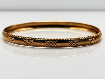 Heavy 7.2gr 10k Gold Etched Bangle Bracelet. Classic Stackable Slip-On Bracelet