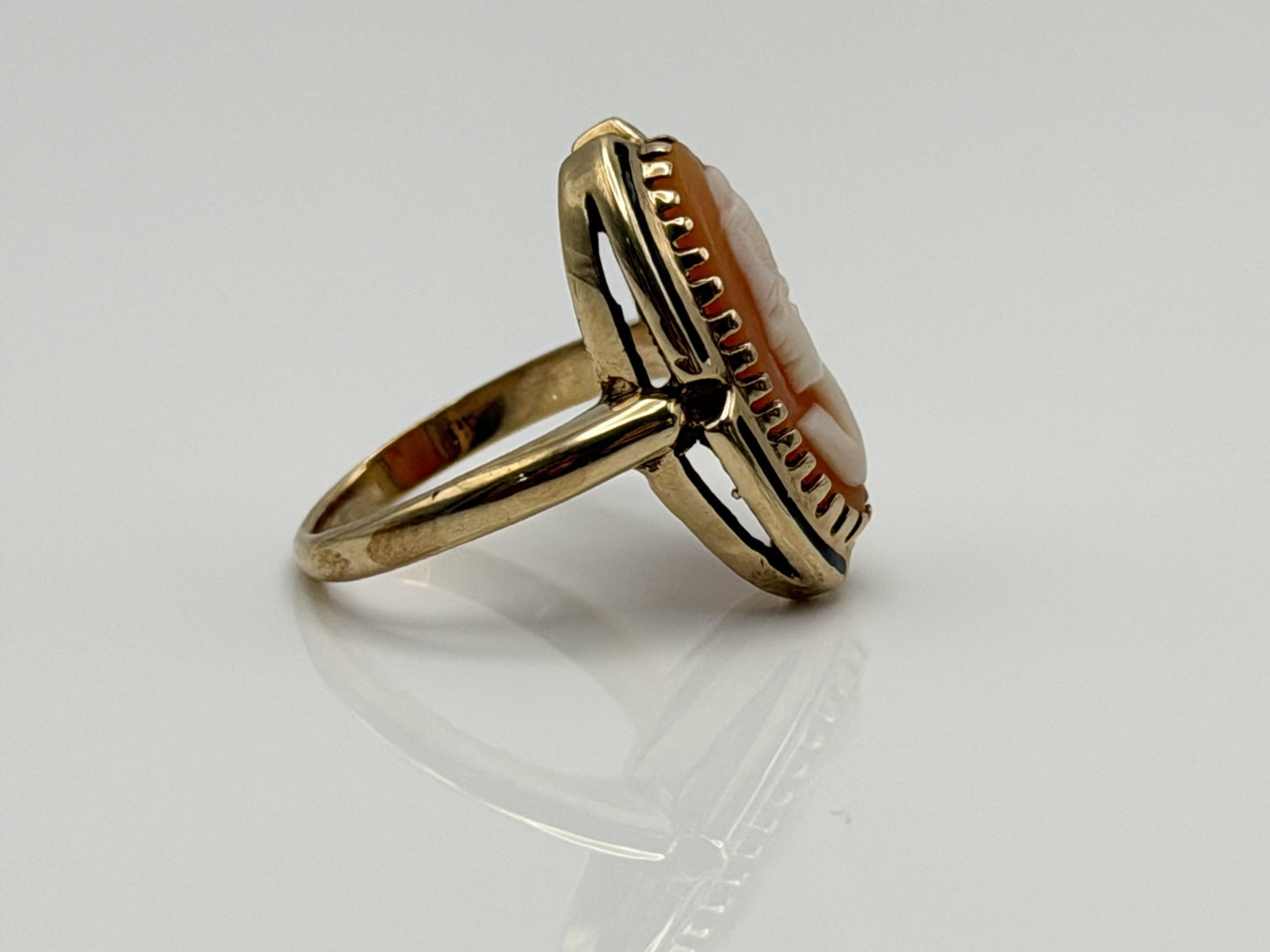 10k Cameo Victorian Style Ring Vintage Carved Shell Cocktail Oval Portrait Ring
