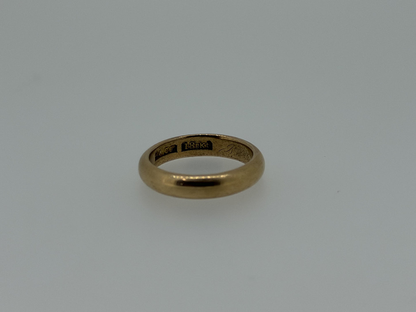 1910 European 18K Yellow Gold HEAVY Wedding Band 4mm Comfort Fit Ring