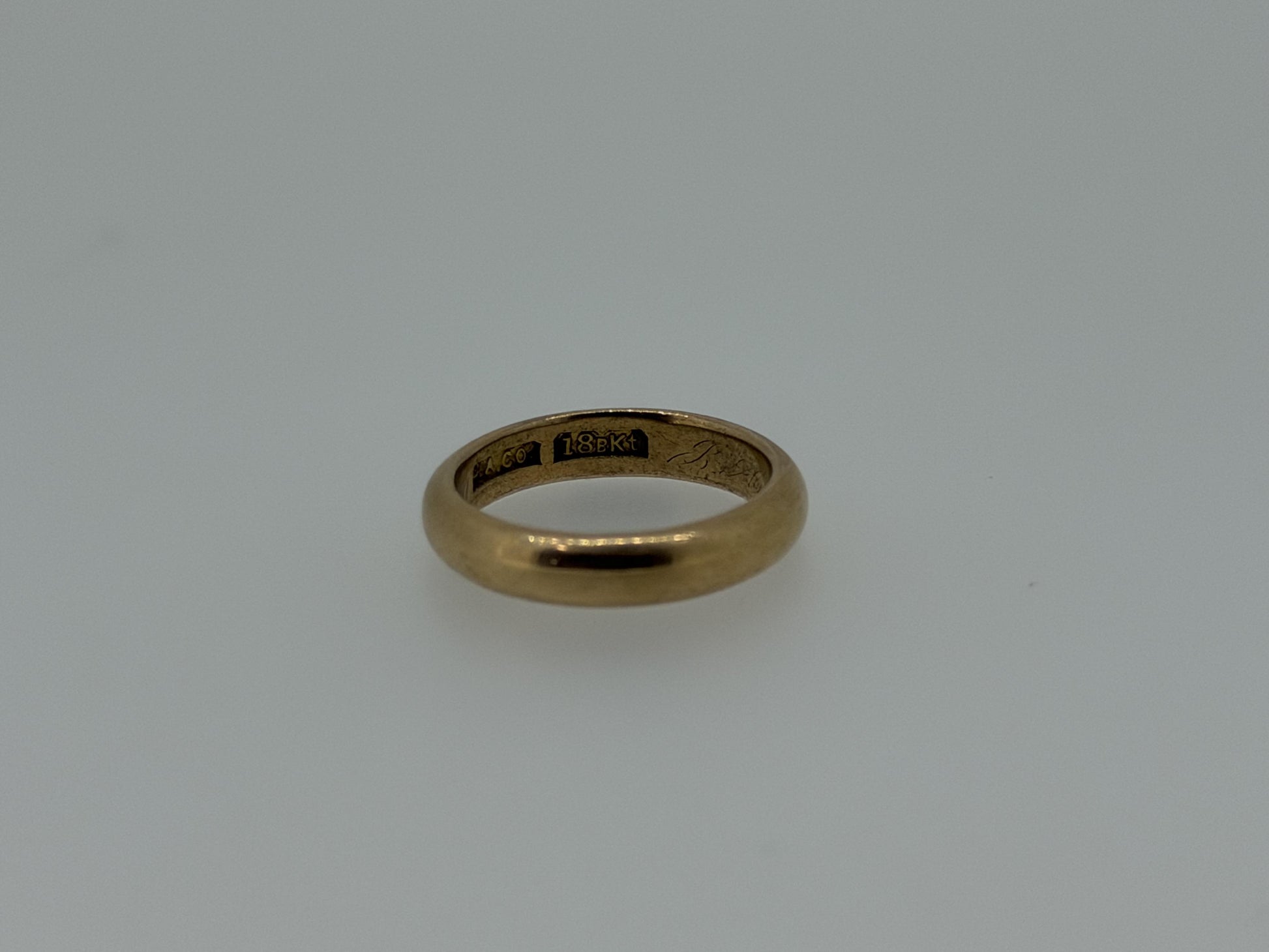 1910 European 18K Yellow Gold HEAVY Wedding Band 4mm Comfort Fit Ring