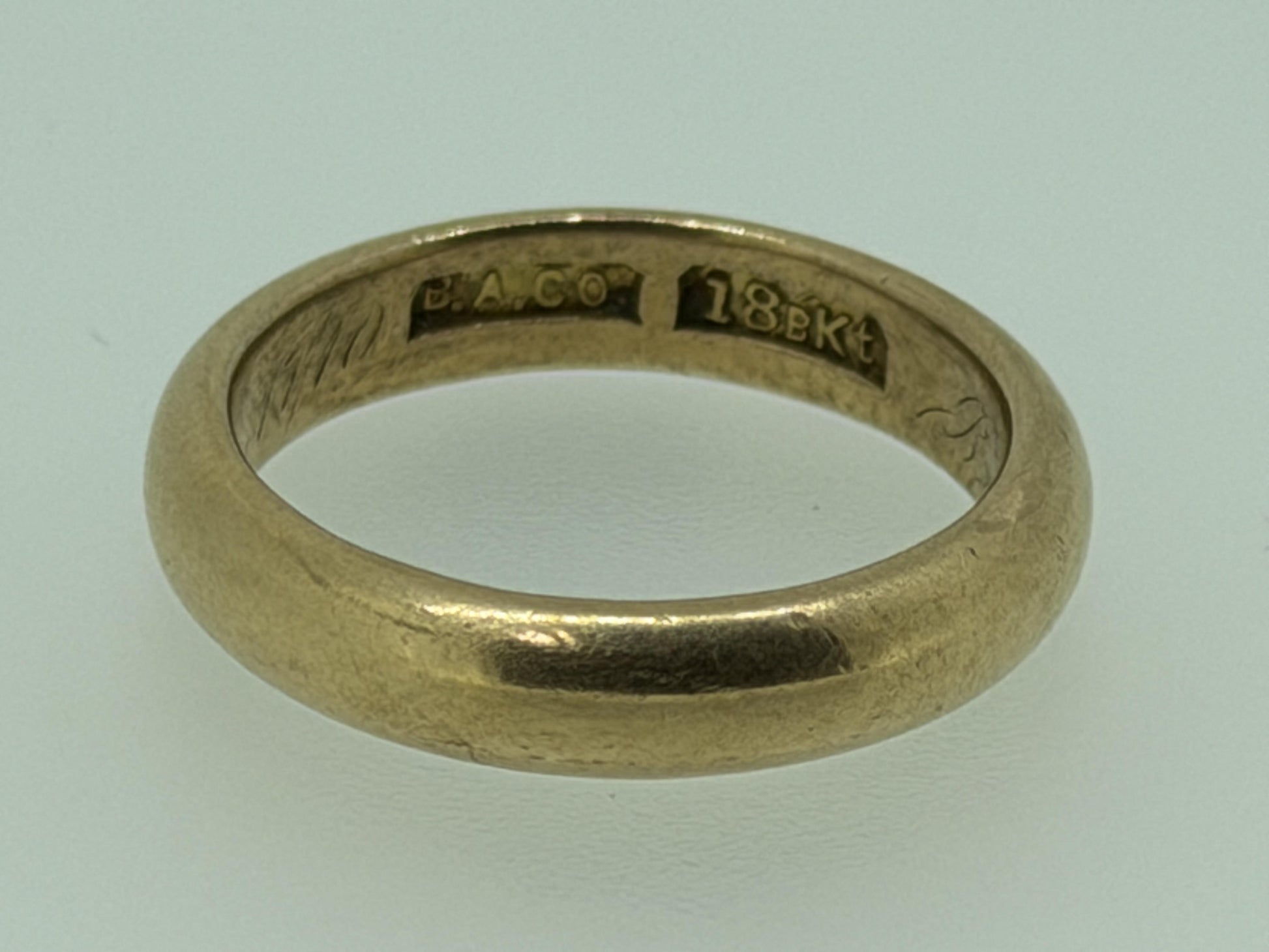 1910 European 18K Yellow Gold HEAVY Wedding Band 4mm Comfort Fit Ring