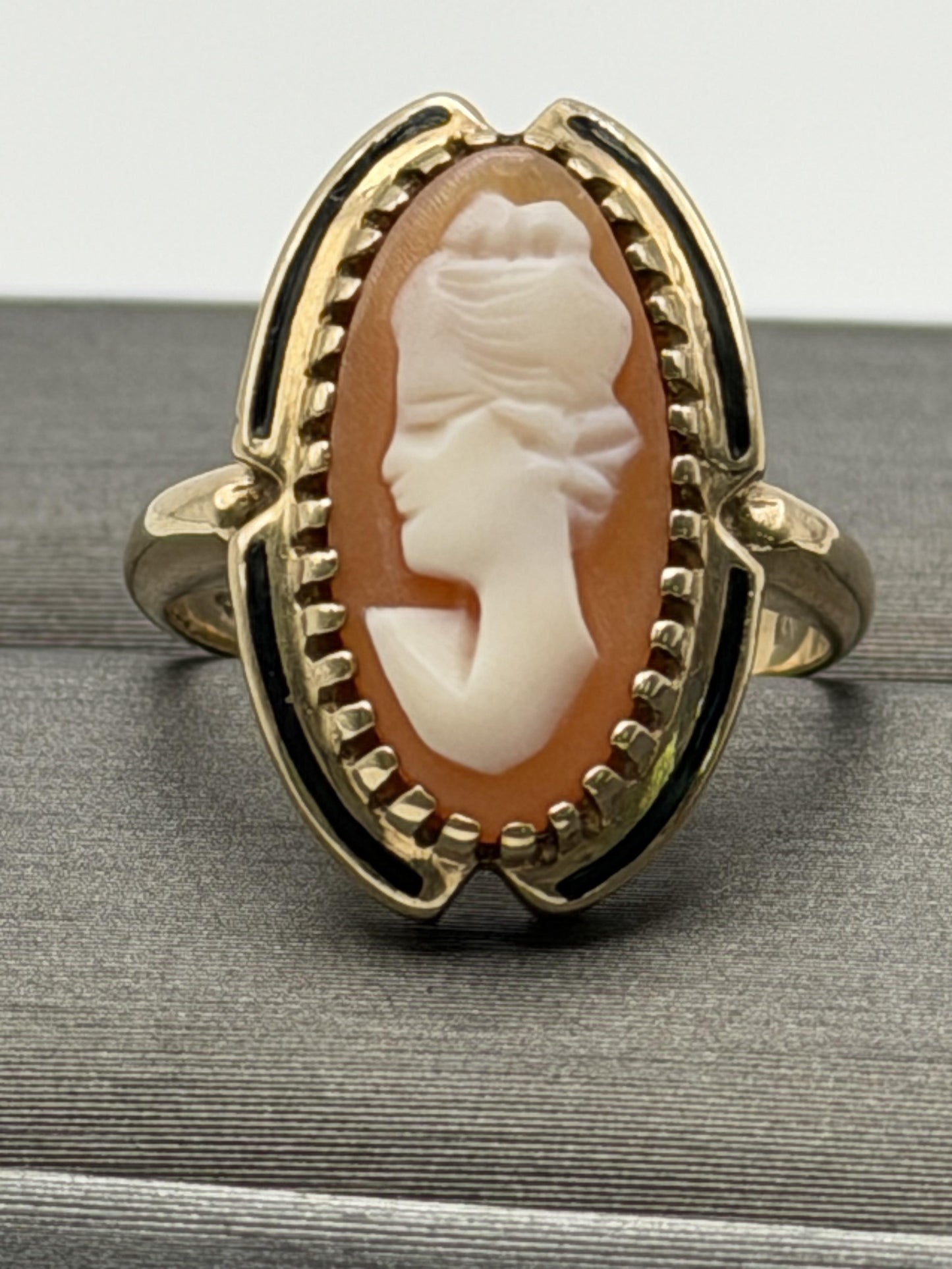 10k Cameo Victorian Style Ring Vintage Carved Shell Cocktail Oval Portrait Ring
