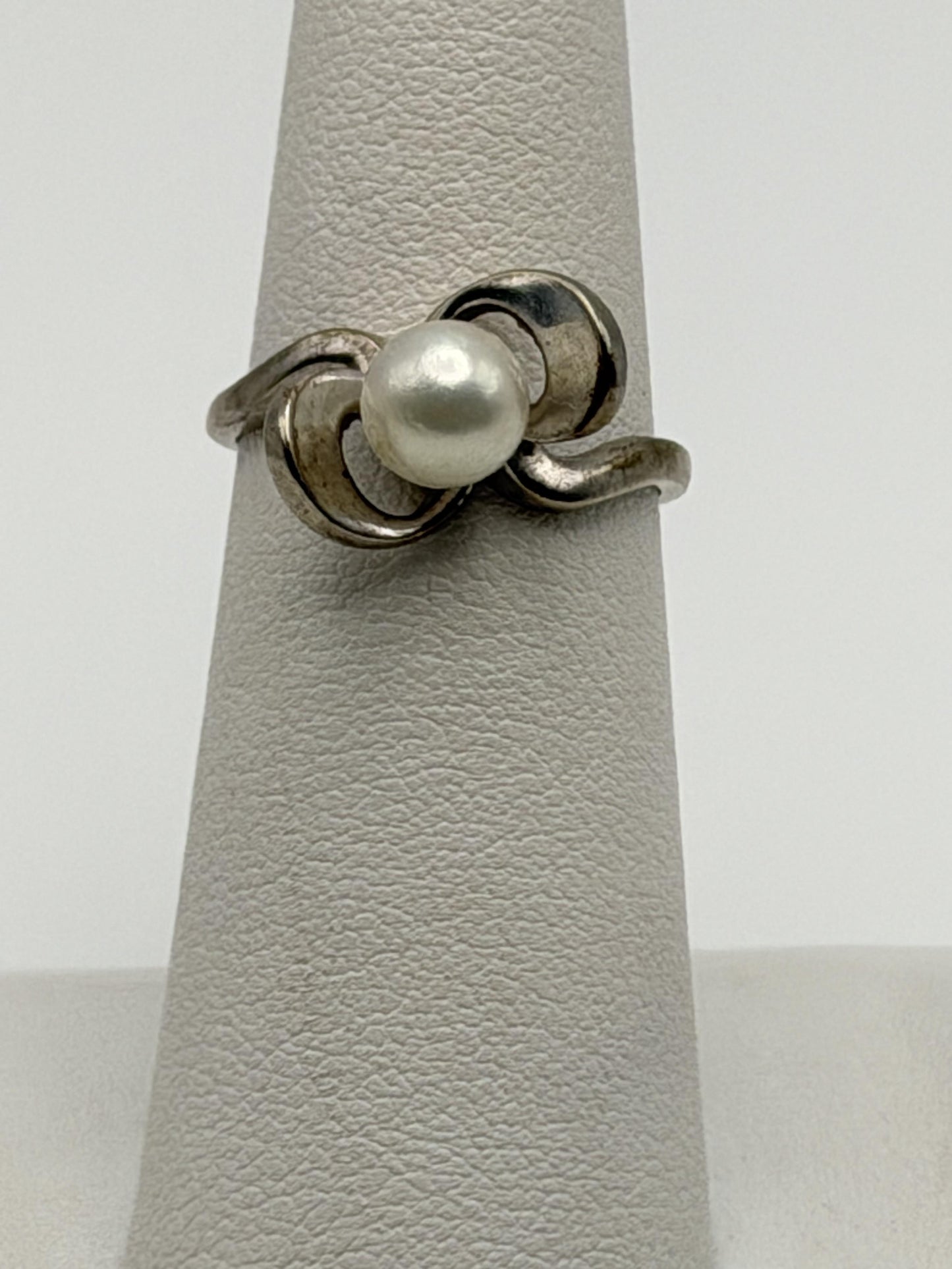 10k White Gold Pearl Bow Ring Vintage Flower Pearl Ring Promise Pearl Ring.